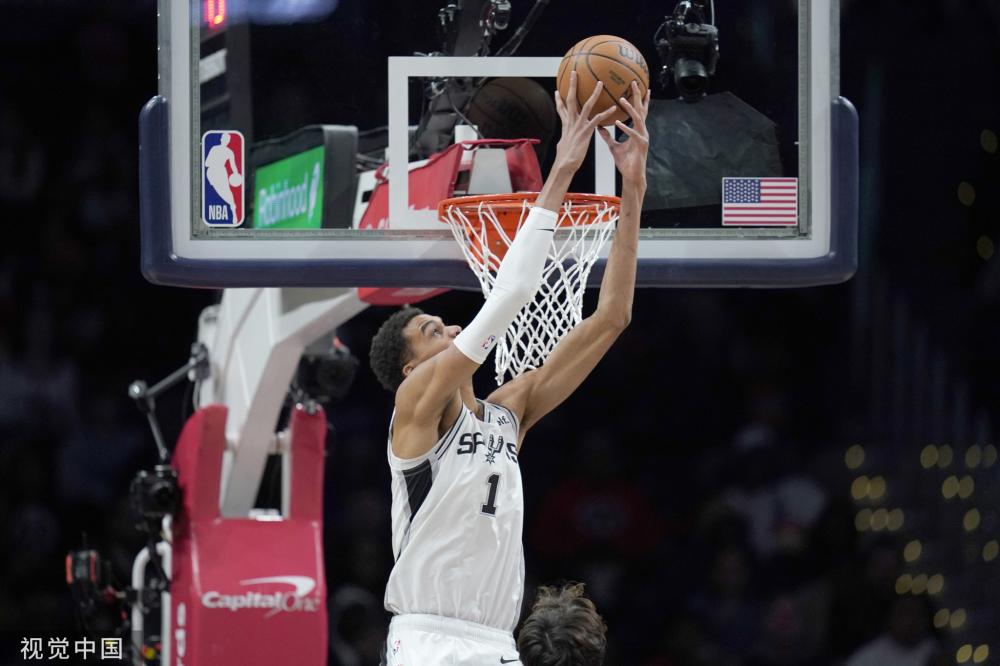 展现出极高 展现出极高